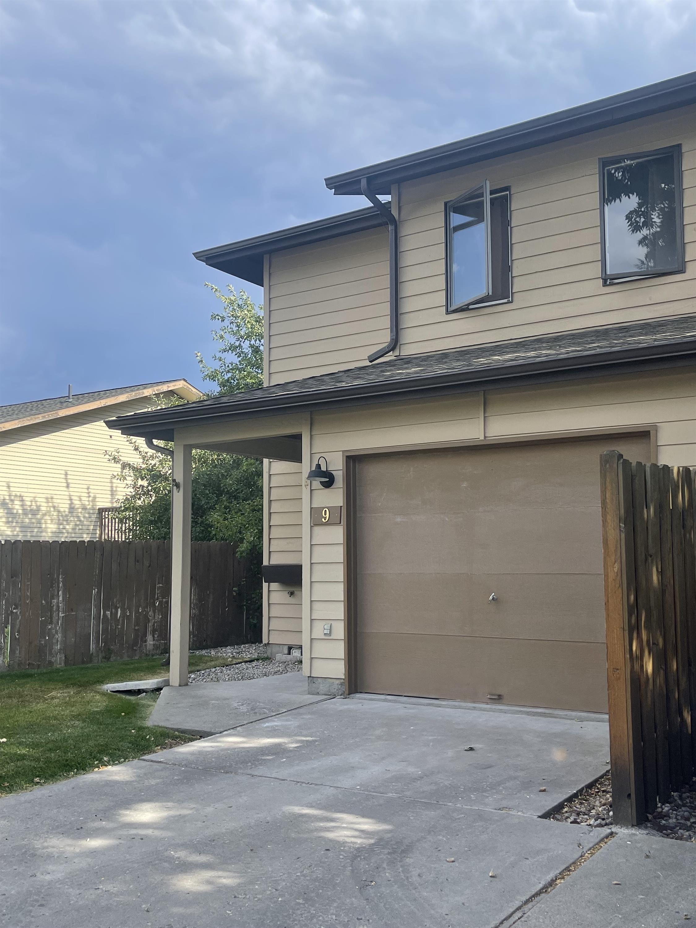 1612 West Olive Street, Unit 9 - 9